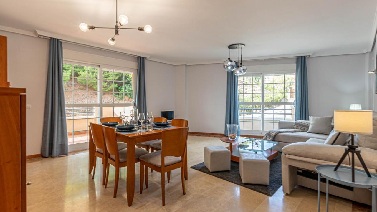 797 Holiday Rentals- Piso Con Amplia Terraza A Solo 1 Min De La Playa بينالماذينا المظهر الخارجي الصورة