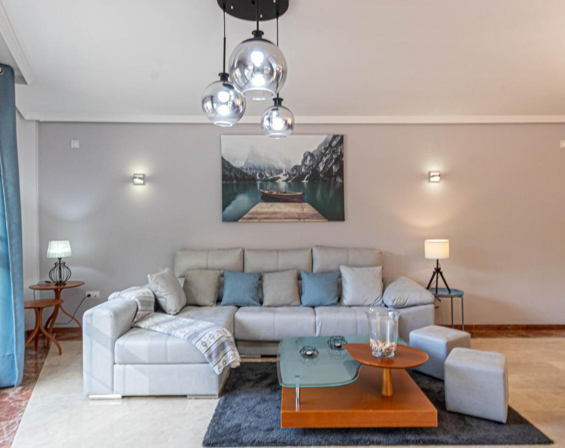 797 Holiday Rentals- Piso Con Amplia Terraza A Solo 1 Min De La Playa بينالماذينا المظهر الخارجي الصورة