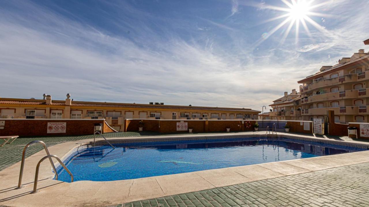 797 Holiday Rentals- Piso Con Amplia Terraza A Solo 1 Min De La Playa بينالماذينا المظهر الخارجي الصورة