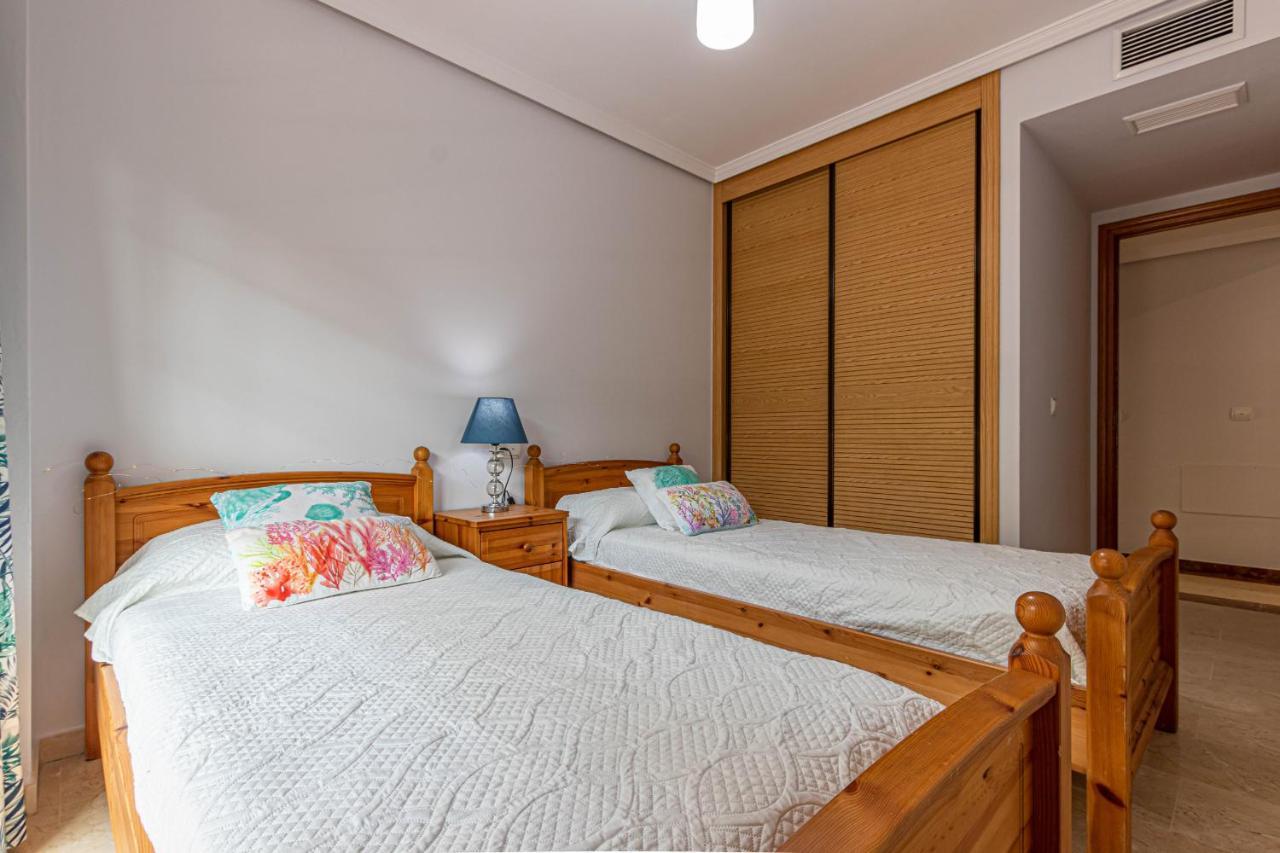 797 Holiday Rentals- Piso Con Amplia Terraza A Solo 1 Min De La Playa بينالماذينا المظهر الخارجي الصورة