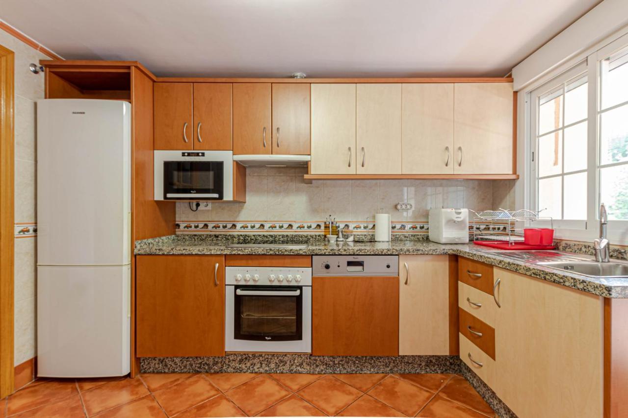 797 Holiday Rentals- Piso Con Amplia Terraza A Solo 1 Min De La Playa بينالماذينا المظهر الخارجي الصورة