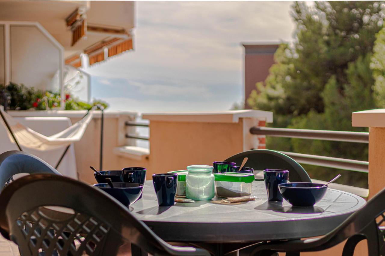 797 Holiday Rentals- Piso Con Amplia Terraza A Solo 1 Min De La Playa بينالماذينا المظهر الخارجي الصورة